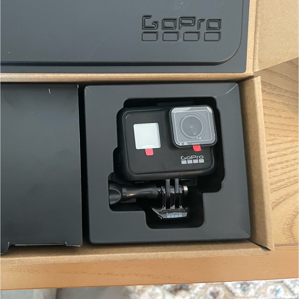 Brand New GoPro7 w/ Accessories